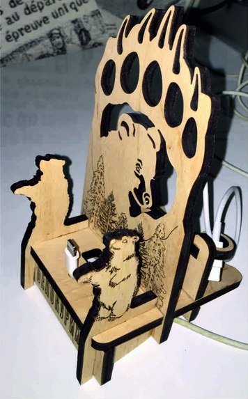 Bear Phone Stand For Laser Cutting Free Vector File