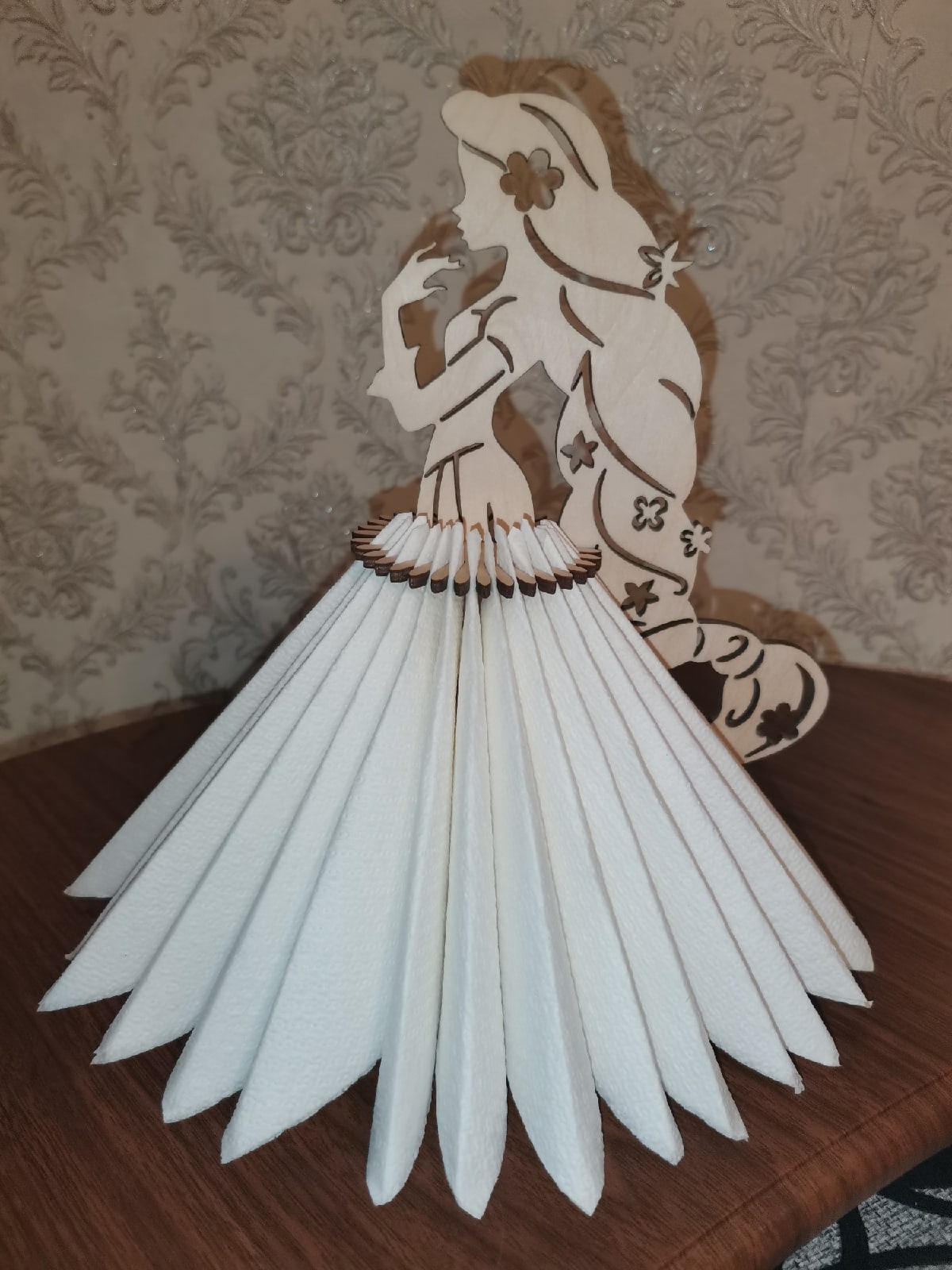 Girl Napkin Holder For Laser Cut Free DXF File