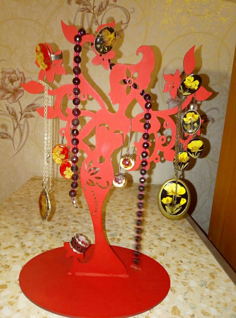Lady Jewelry Standfor Laser Cut Free Vector File