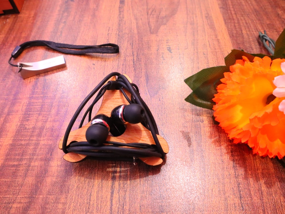 Laser Cut Wooden Earphone Holder Free DXF File