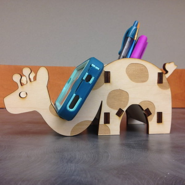 Plywood Giraffe Phone And Pencil Holder Organizer 6mm Laser Cut Free DXF File