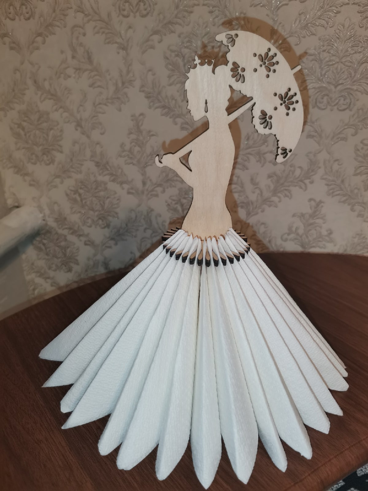 Umbrella Girl Napkin Holder For Laser Cut Free Vector File