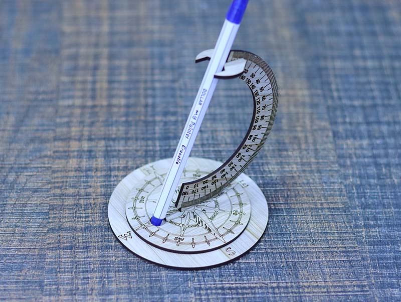 Wooden Compass Pen Holder Decorative Office Desk Pen Stand 3mm Laser Cut Free Vector File