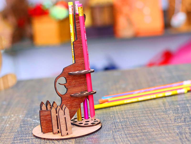 Wooden Gun Pencil Holder Desk Organizer Pen Stand 3mm Laser Cut Free DXF File